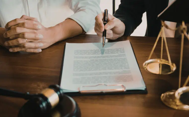  How do personal injury lawyers charge for their services?